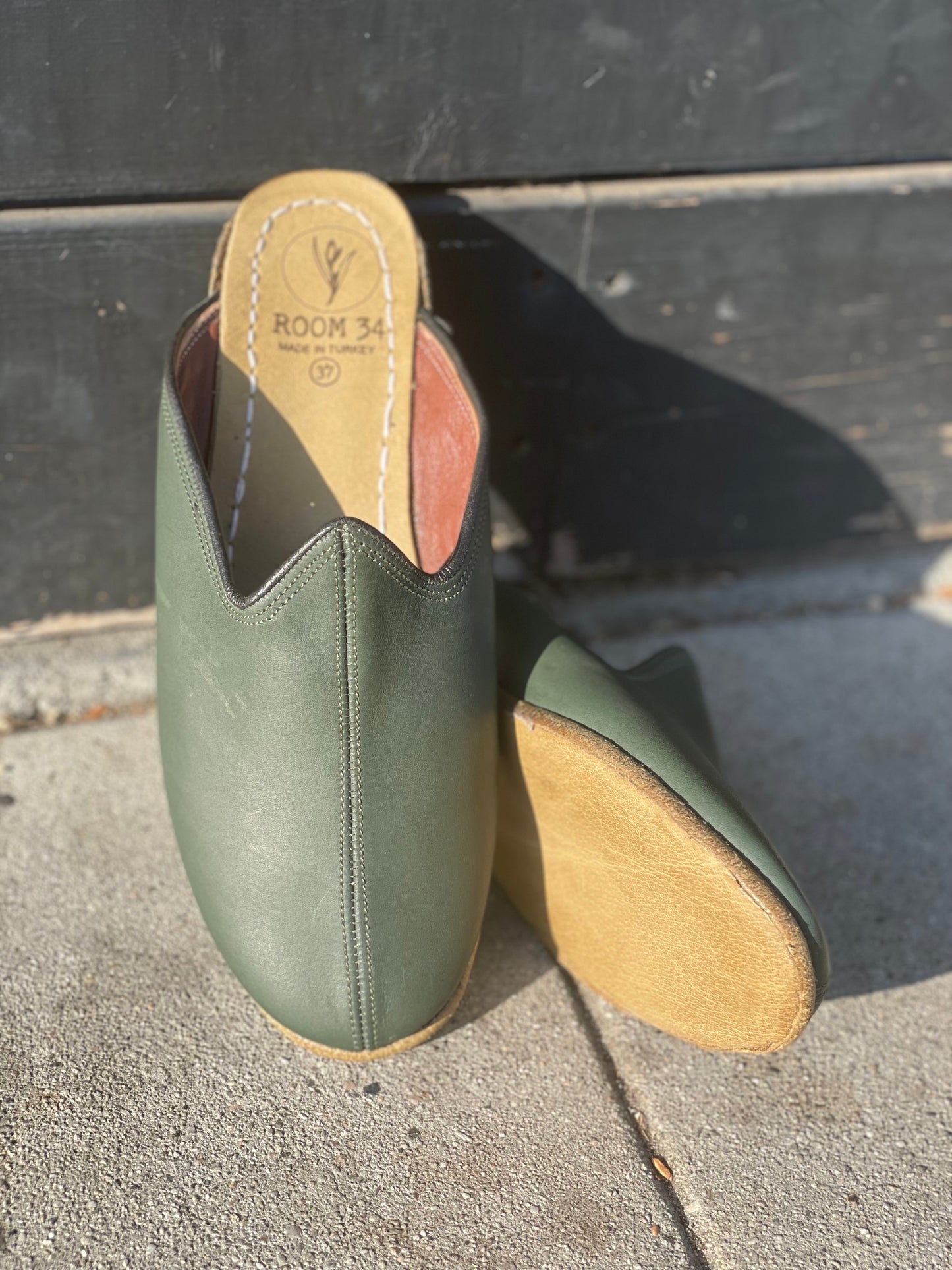 Nomad Leather Mules